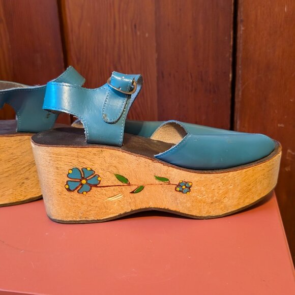 Vintage 1970s Blue Hand Painted Flower Wooden Platforms Sandals, 8.5B - Picture 1 of 6